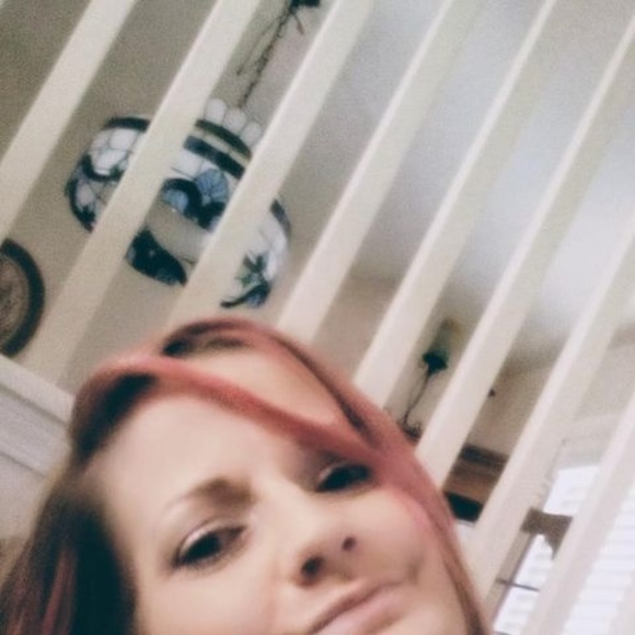 Meet your Posher, Cecilia - Picture 1 of 1